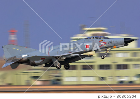 航空自衛隊  戦闘機   離陸    F-4EJ 30305504