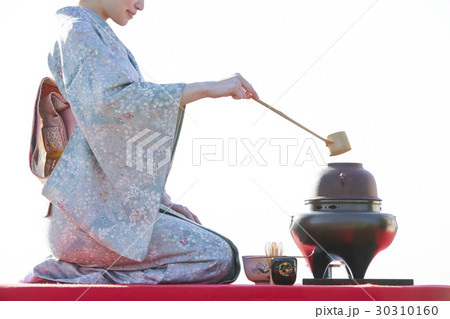 野点を愉しむ日本人女性 野点を愉しむ日本人女性 30310160