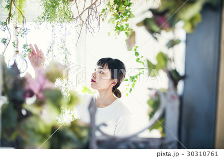 花 女性 ポートレート 花 女性 ポートレート 30310761