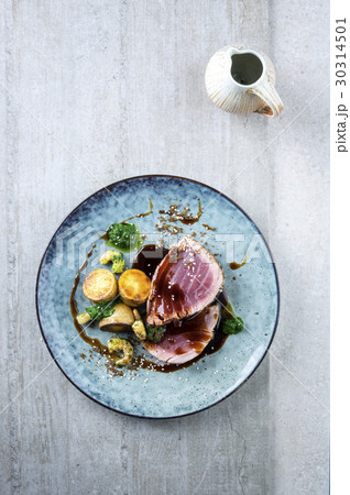 Tuna Tataki with Potatoes 30314501