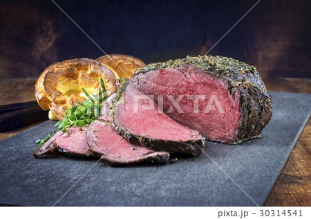 Dry Aged Roast Beef with Yorkshire Pudding 30314541