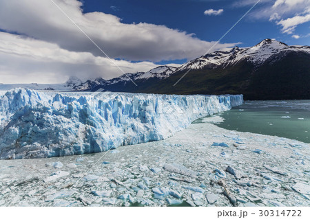 Picturesque mountain landscape with Perito Moreno 30314722