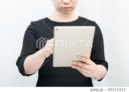 若い女性 (喪服) 30315315