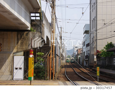 路面電車・長崎市松山電停付近 路面電車・長崎市松山電停付近 30317457