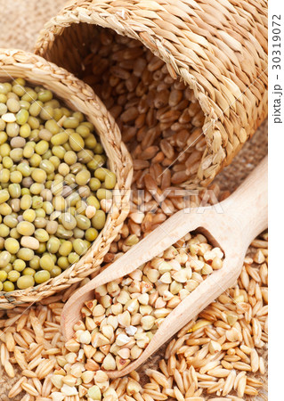 Green buckwheat, wheat, oat and mung  30319072