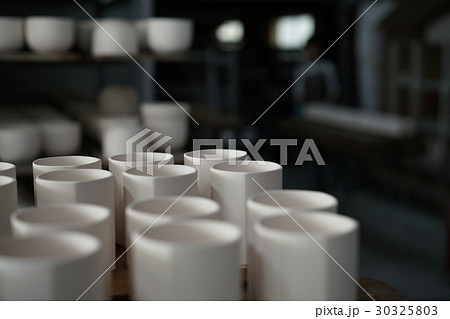 陶磁器作成風景 30325803