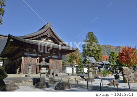 恵林寺　開山堂　甲州　紅葉 30325911