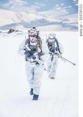 Winter arctic mountains warfare 30326151