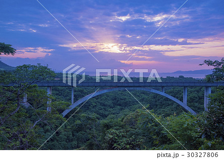 バンナ公園夕焼け 30327806