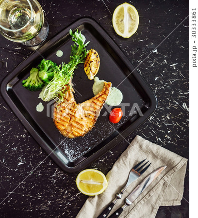 salmon steak 30333861