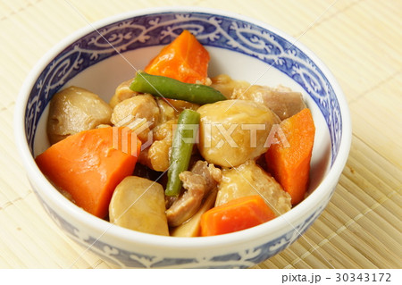 里芋と鶏肉煮物 30343172
