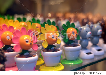 detail of sunflowers and beara moving toys 30345770