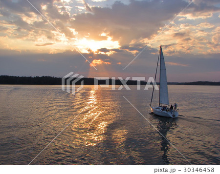 Evening sail by the lake 30346458