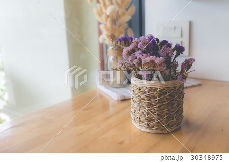 Bouquet of dried flowers in vase 30348975