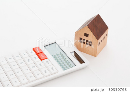 家と電卓 30350768