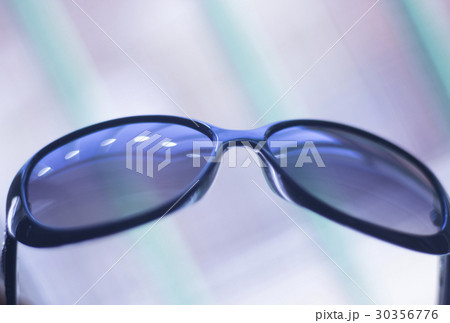 Ladies fashion sunglasses 30356776