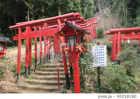 金光稲荷神社 奥の院への参道入口~広島県広島市二葉山~ 金光稲荷神社 奥の院への参道入口~広島県広島市二葉山~ 30358280