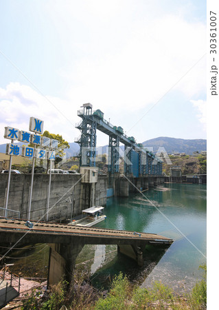 徳島県三好市 池田ダム 徳島県三好市 池田ダム 30361007