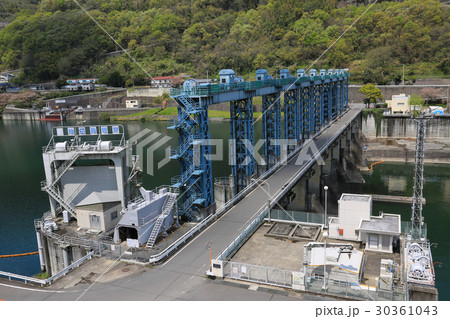 徳島県三好市　池田ダム 30361043