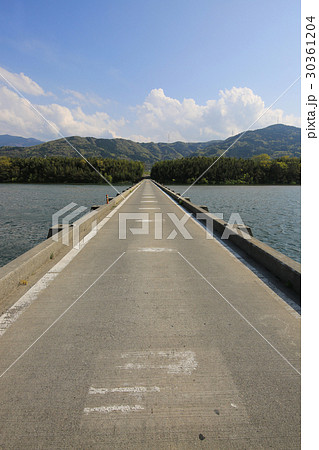 徳島県美馬市　脇町潜水橋 30361204