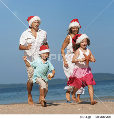 Family Father Mother Son Daughter Beach Fun Concept Family Father Mother Son Daughter Beach Fun Concept 30366566