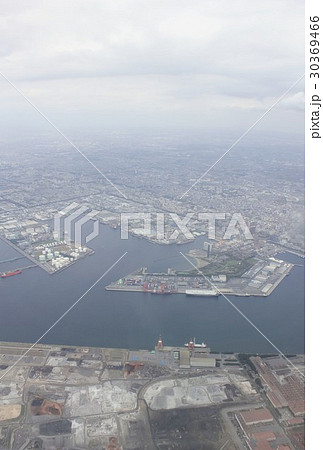 東京湾上空から見る千葉市街と千葉港周辺 30369466