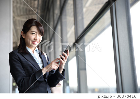 若いビジネスウーマン 若いビジネスウーマン 30370416