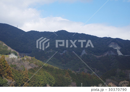 荷坂峠を望む 30370790