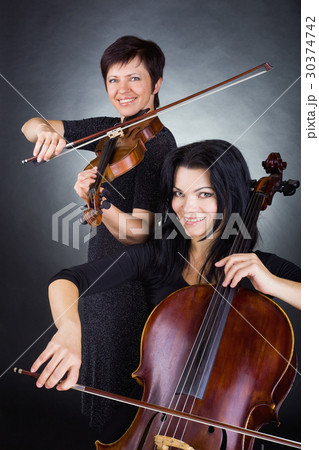 Musicians playing violin 30374742