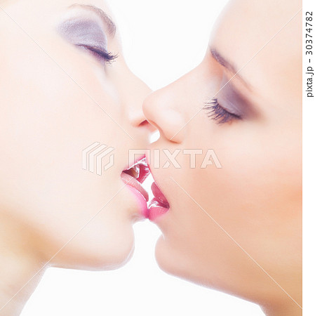 Lesbian couple 30374782