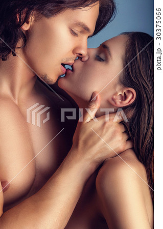 Love couple 30375066