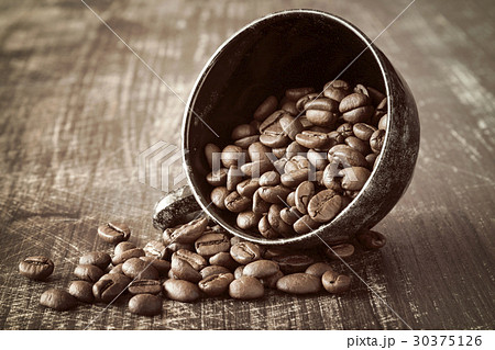 Black coffee cup and coffee beans Black coffee cup and coffee beans 30375126