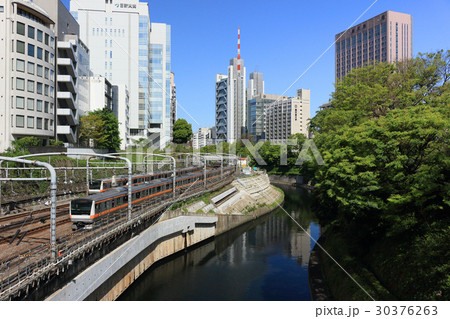 神田川と中央線電車 神田川と中央線電車 30376263
