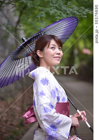 浴衣の女性 浴衣の女性 30376690