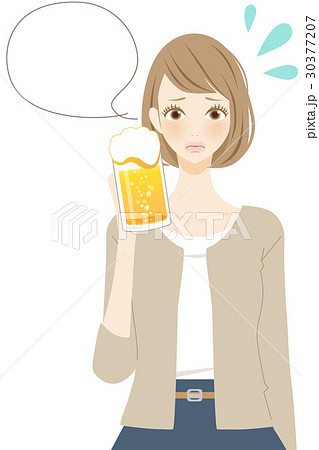 飲み会 女子会 ビールを飲む女性のイラスト素材