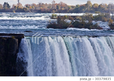 Beautiful closeup of amazing powerful Niagara Beautiful closeup of amazing powerful Niagara 30379835