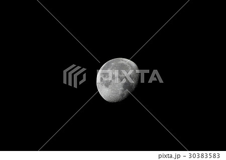月 月齢18.4 白銀色 月 月齢18.4 白銀色 30383583