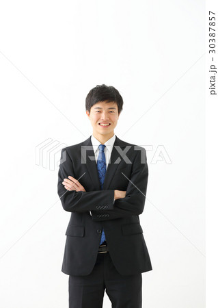 若い男性　ビジネスマン 30387857