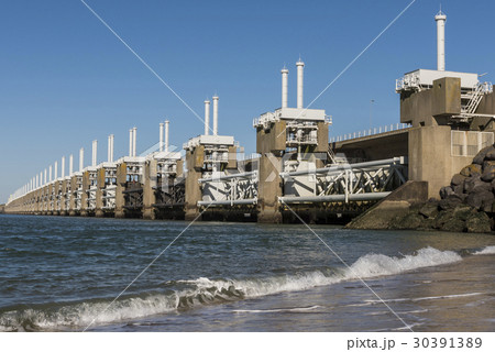 Oosterscheldekering wit North Sea 30391389