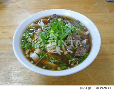 台湾の代表的な麺料理である牛肉麺 30392634