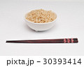 炊いた玄米と箸 30393414