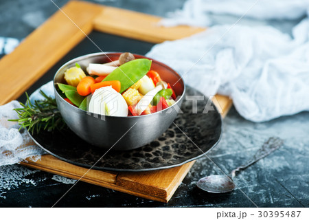 mix vegetables 30395487