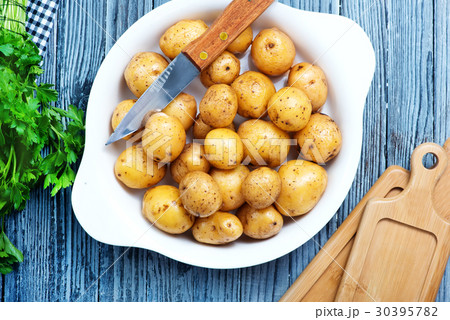 raw potato 30395782