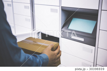 宅配ロッカーのイメージ 宅配ロッカーのイメージ 30396939