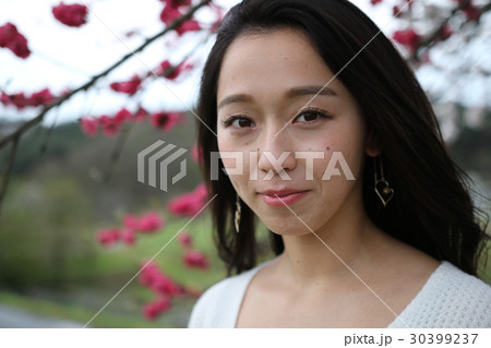 女性 桃 女性 桃 30399237