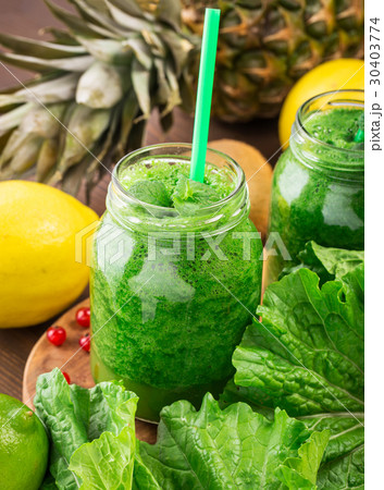 Organic green smoothie 30403774