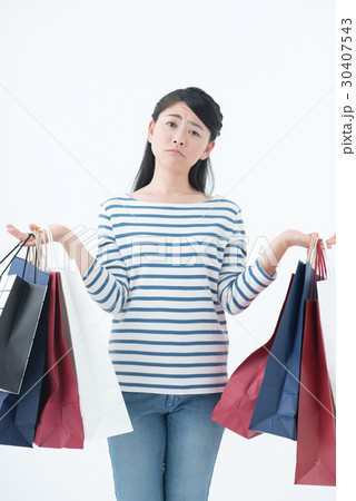若い女性 (ショッピング) 若い女性 (ショッピング) 30407543