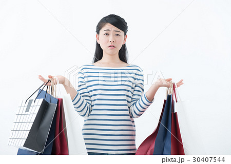 若い女性 (ショッピング) 若い女性 (ショッピング) 30407544