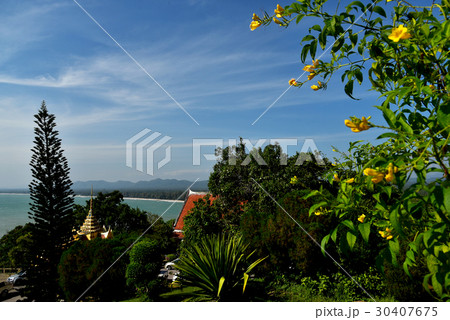 mountain and sea 30407675
