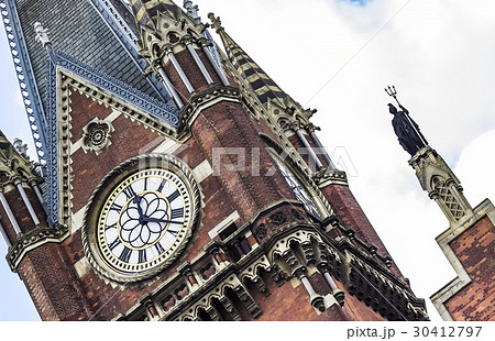 The clock of King's cross St Pancras The clock of King's cross St Pancras 30412797